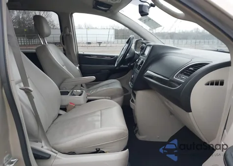 2013 Chrysler Town & Country Touring z USA, uszkodzony, nr VIN 2C4RC1BG3DR526598